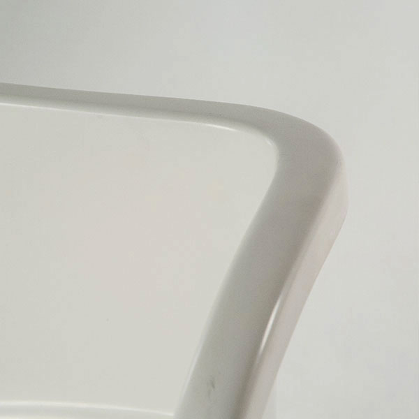 Streamlined Small Fiberglass Pet Bathtub